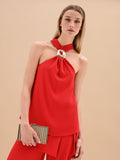 Top rosso con scollo all'americana e anello