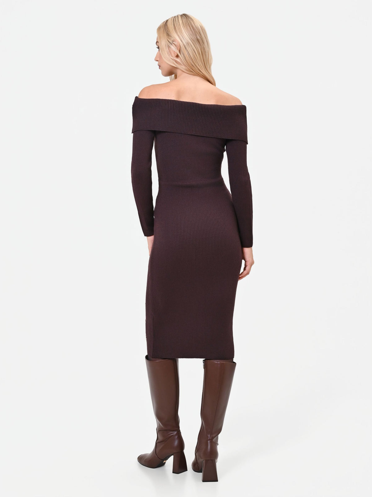Abito midi in misto viscosa marrone moro con bottoni decorativi