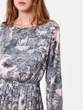 Abito midi grigio toile de jouy con gonna plissettata