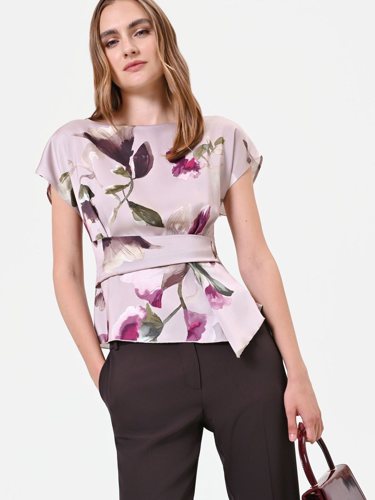 Blusa in raso tortora beige con stampa floreale