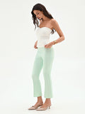Pantalone verde menta dalla linea slim