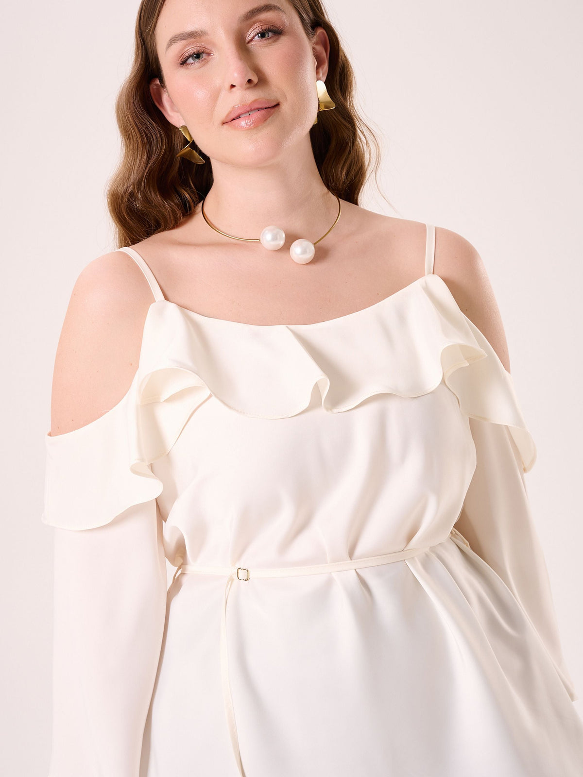 Blusa Bianca Curvy con Cintura Sottile