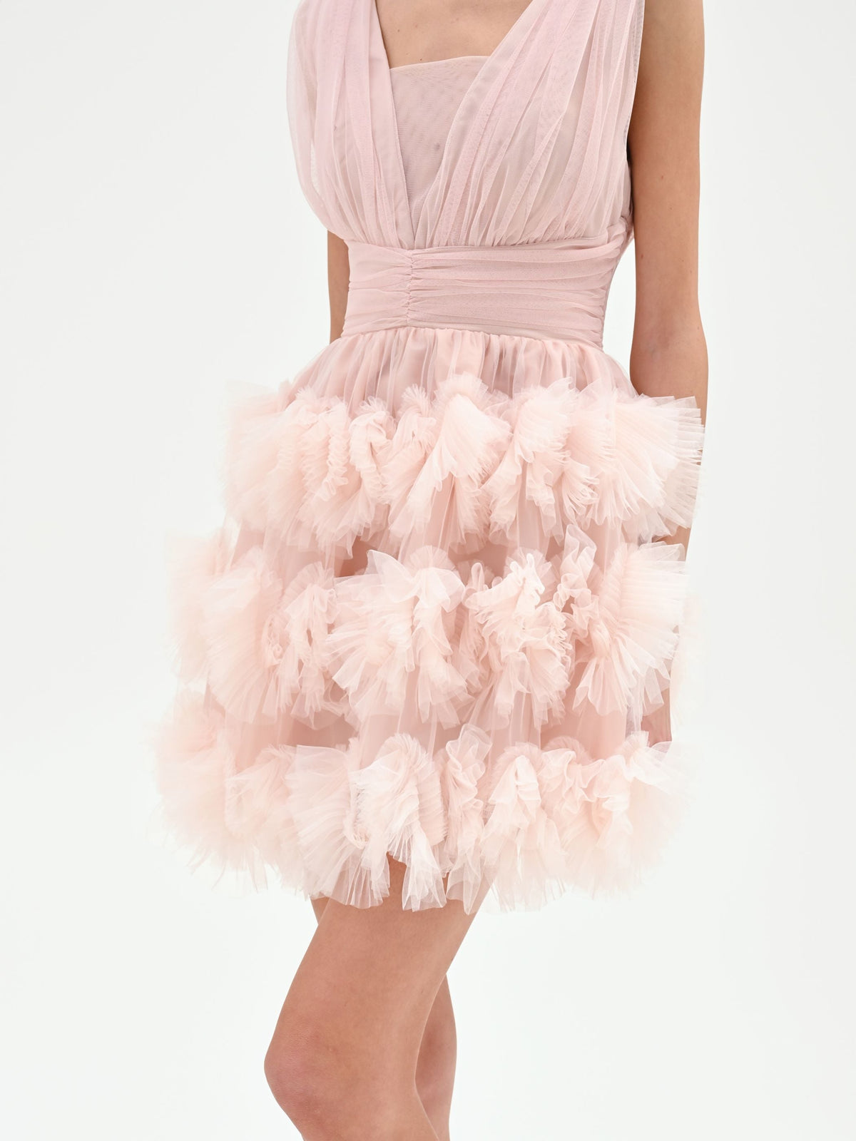 Abito corto rosa cipria con gonna in tulle