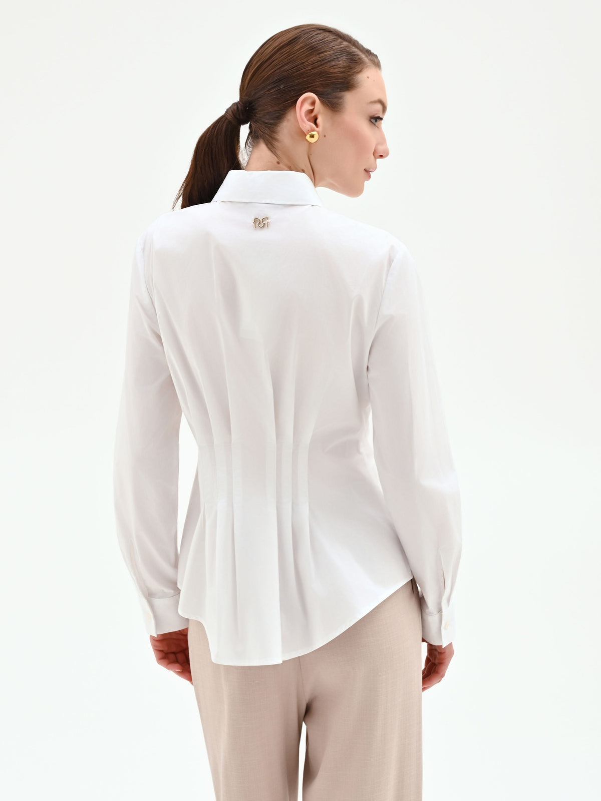 Camicia bianca con baschina