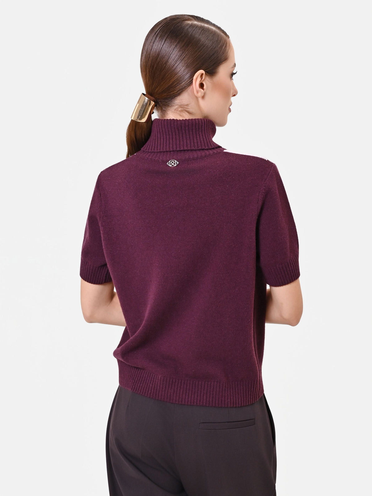 Maglia dolcevita in viscosa bordeaux con motivo a rombi