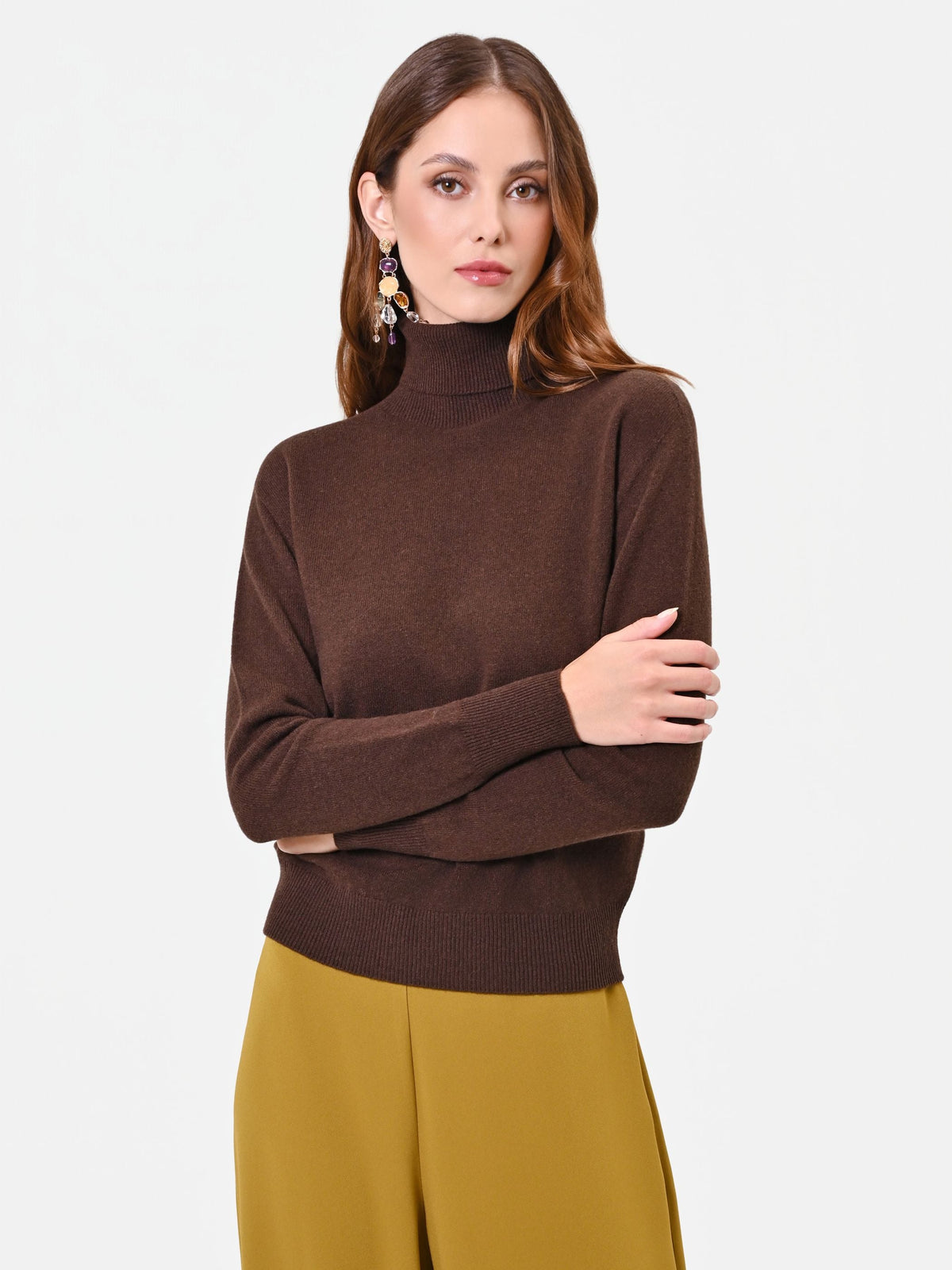 Maglia dolcevita marrone moro con bordi a costine