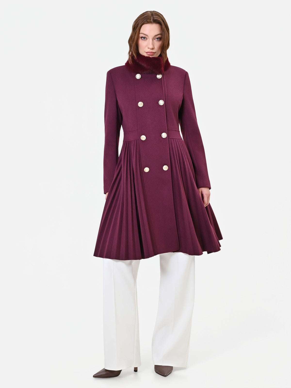 Cappotto doppiopetto bordeaux con fondo a pieghe