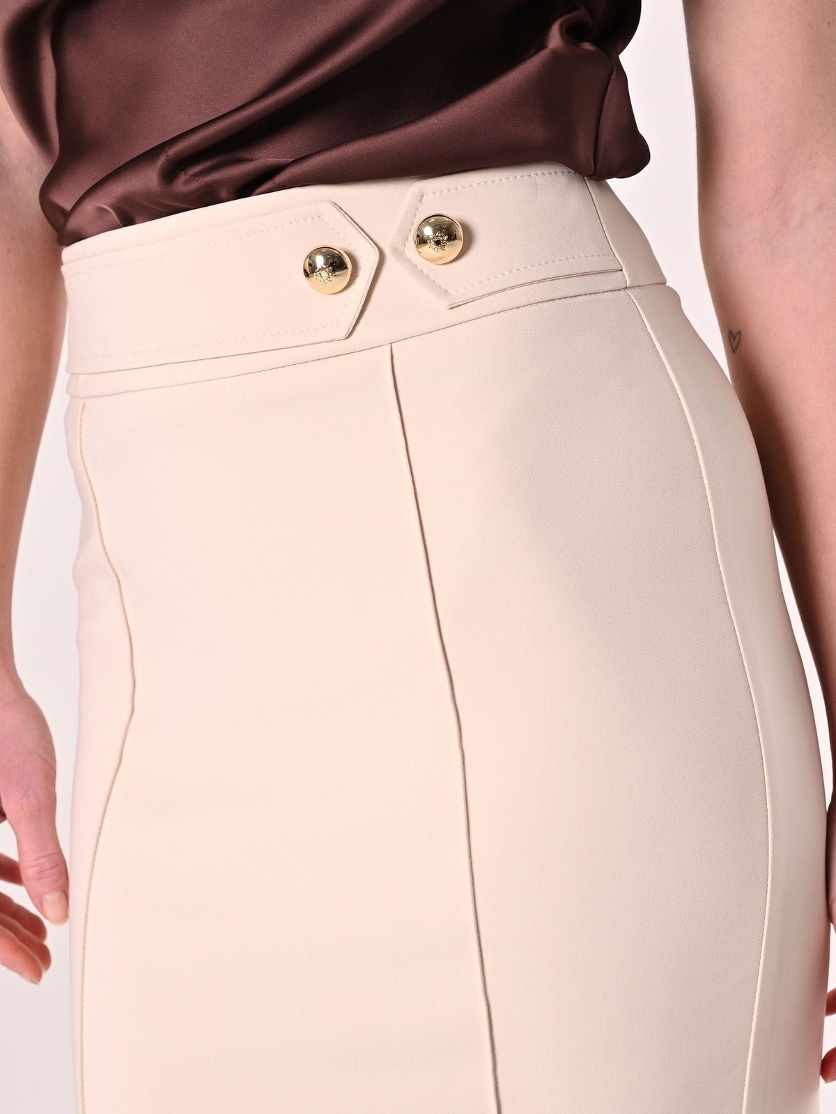 Gonna con Fibbia in Tessuto Tecnico Beige