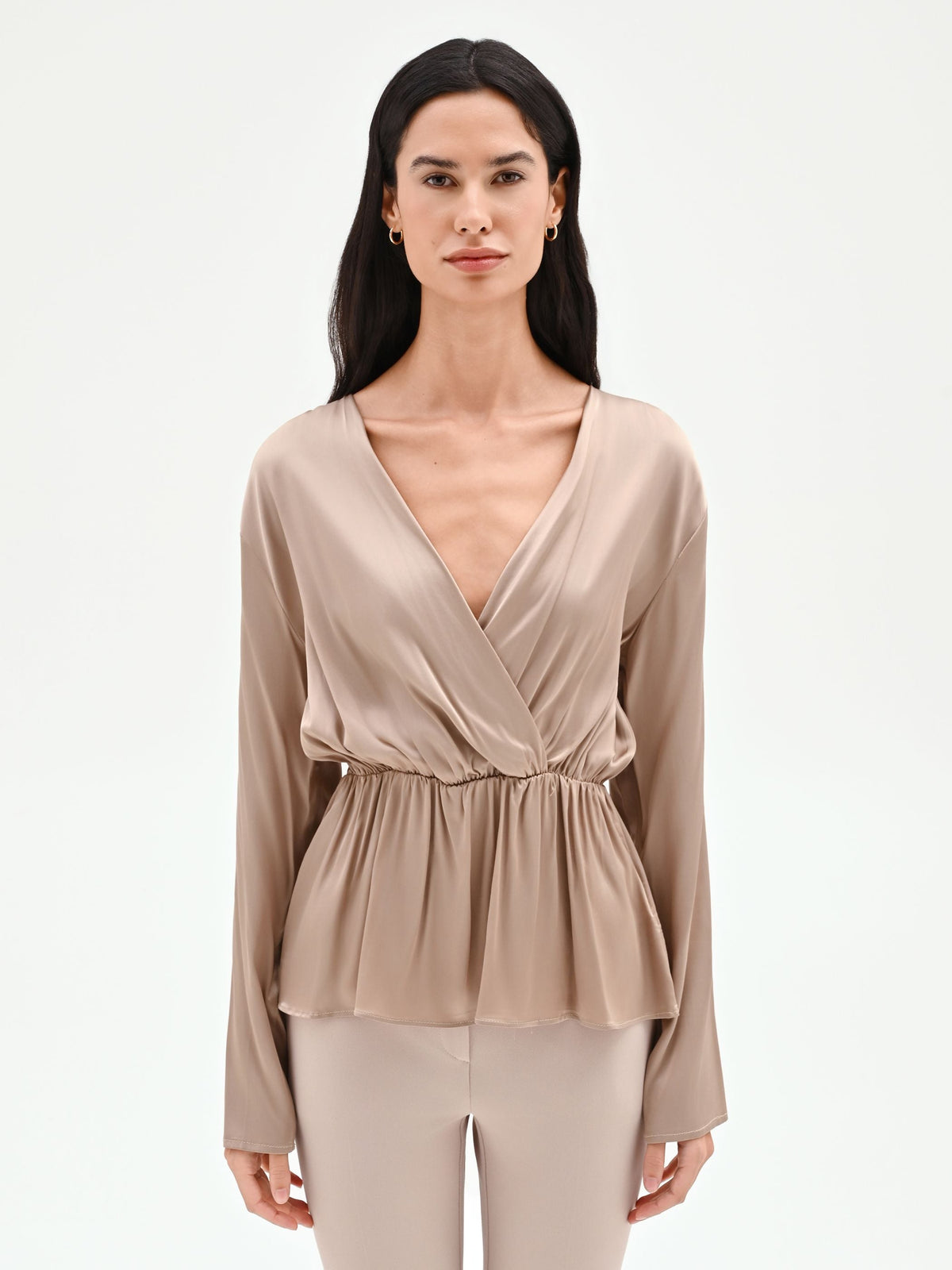 Blusa portafoglio tortora beige con arriccio