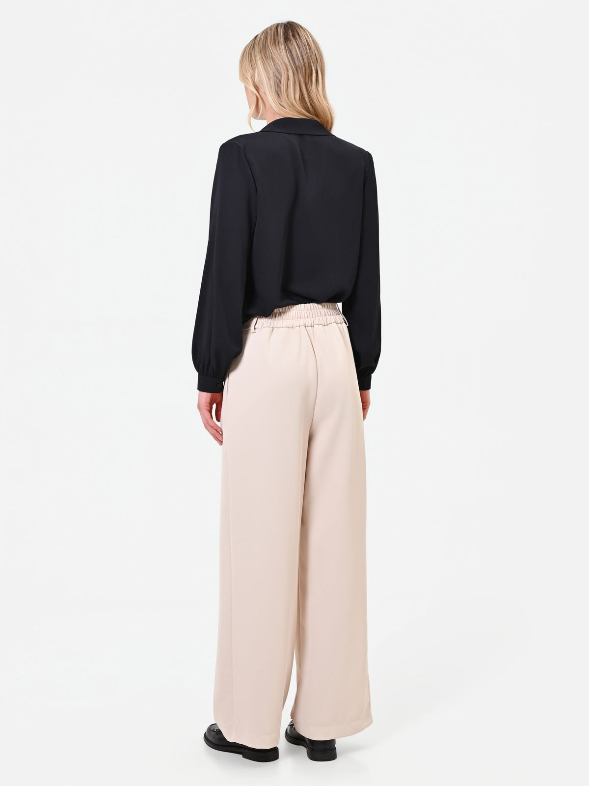 Pantalone palazzo tortora beige con pinces frontali