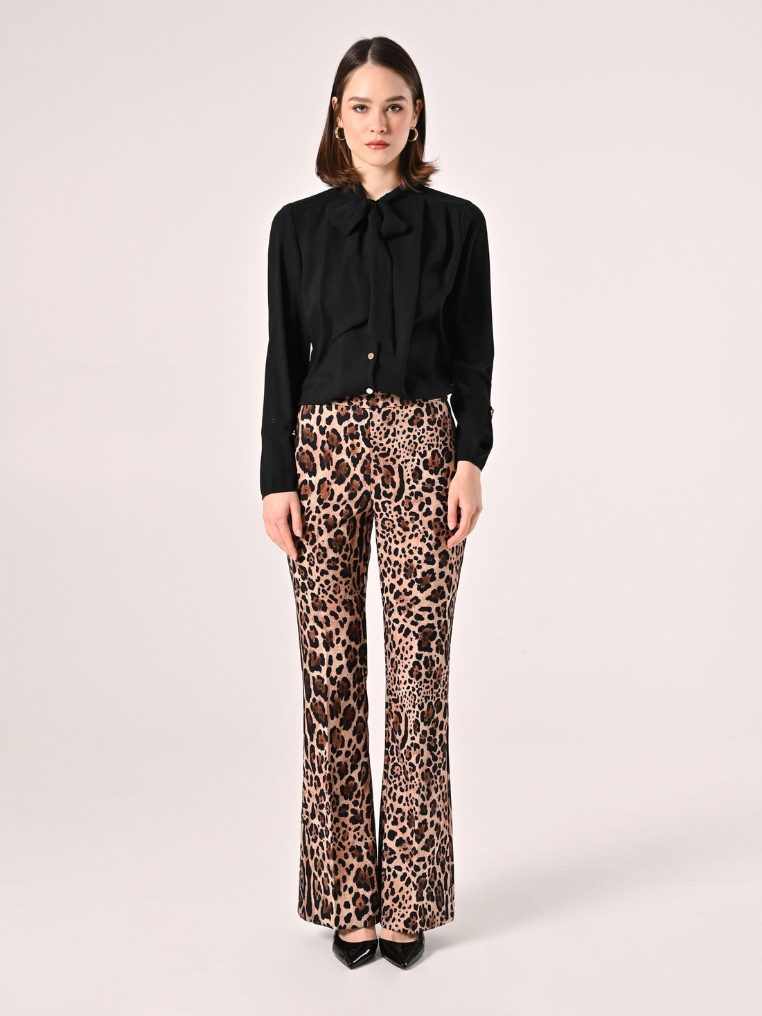 Blusa con Fiocco e Pinces Nera