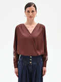 Blusa cioccolato in raso con inserti in pizzo