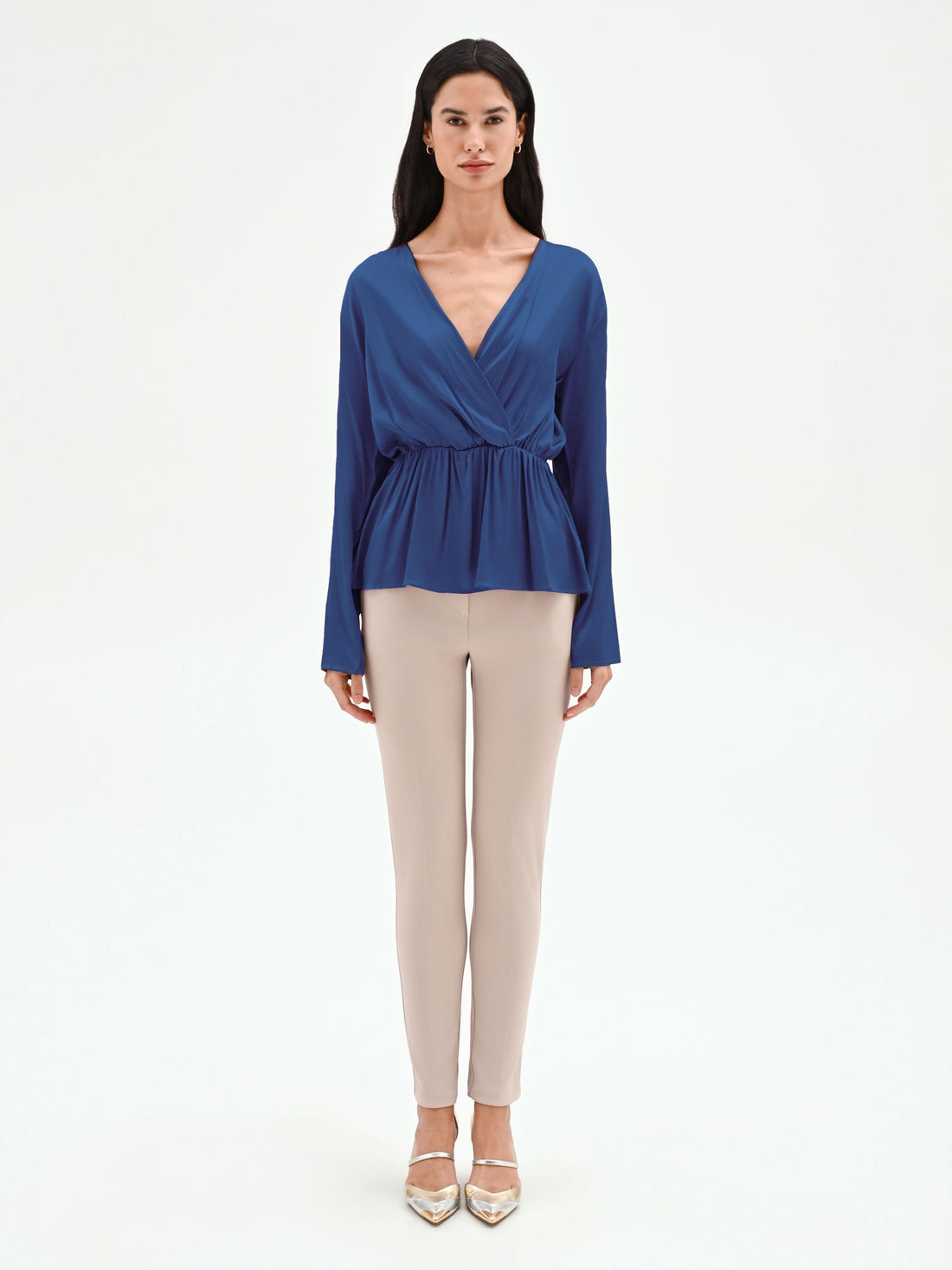 Blusa blu brillante con drappeggio