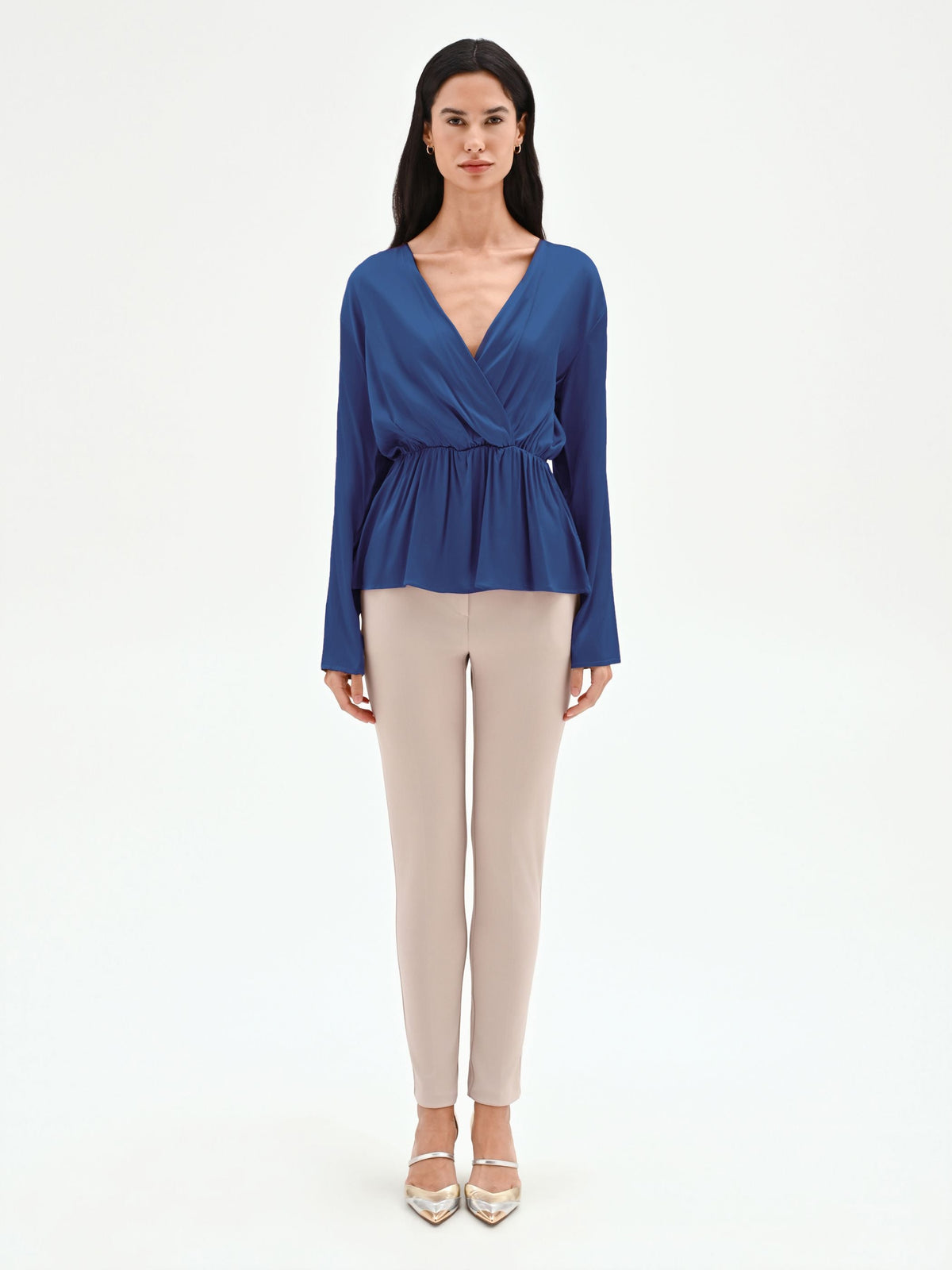 Blusa blu brillante con drappeggio
