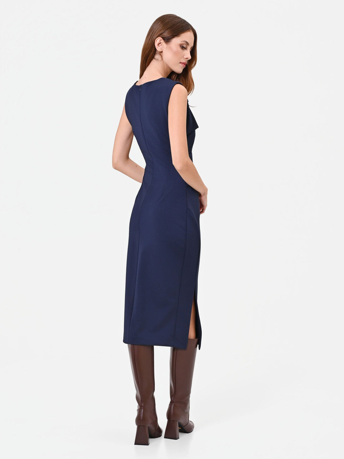 Abito tubino midi blu con scollo asimmetrico