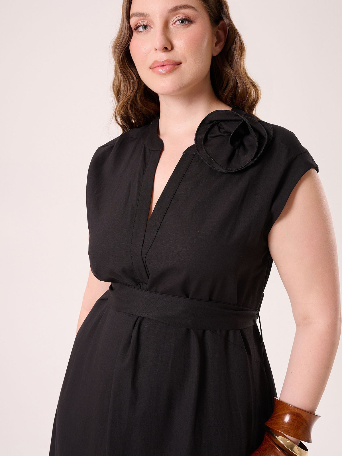 Abito Curvy Nero in Lino Viscosa