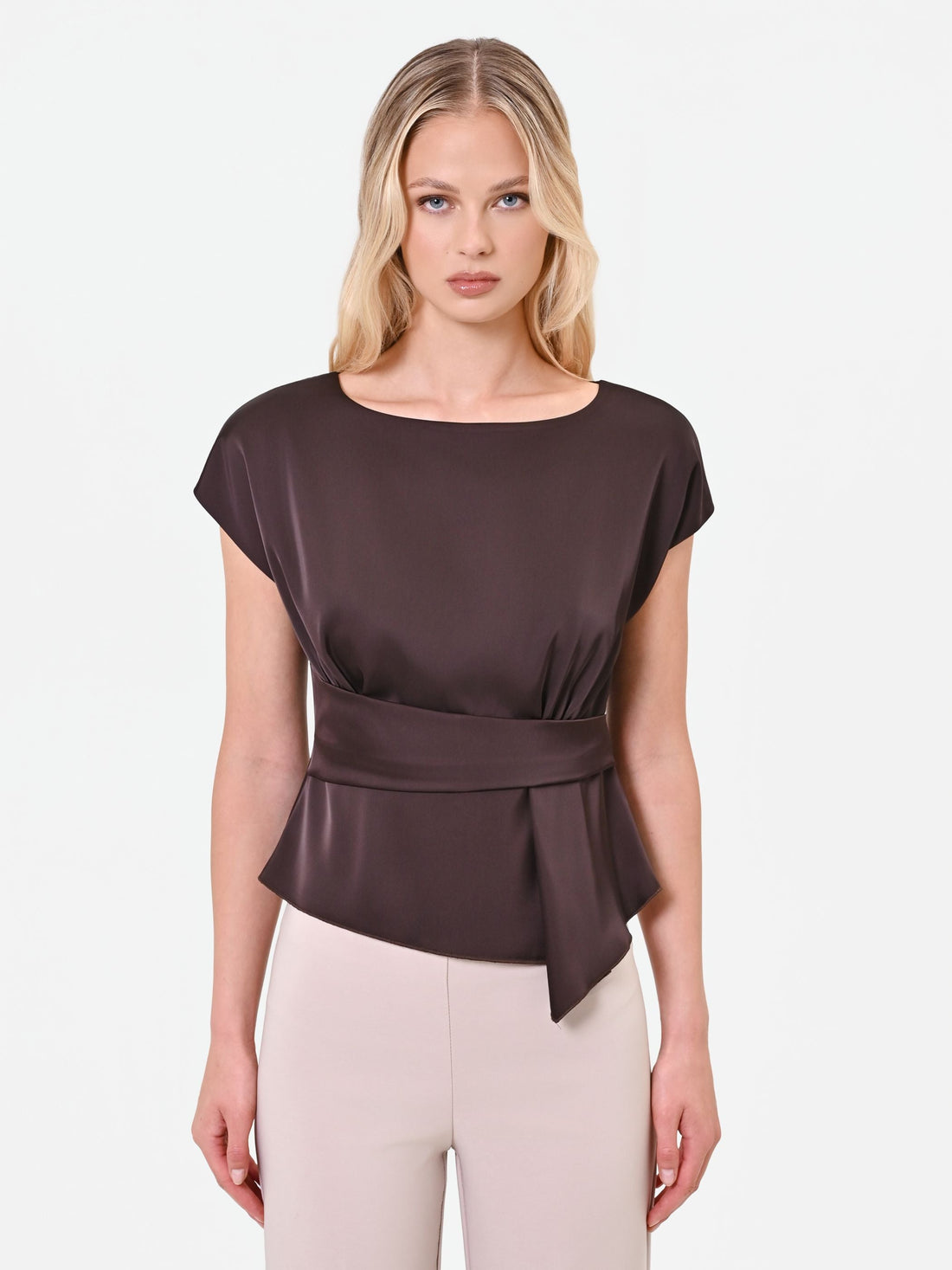 Blusa moro marrone in raso con dettaglio incrociato