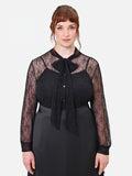 Camicia Curvy nera in pizzo con collo a fiocco