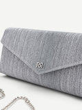 Pochette argento brillante dal design rettangolare