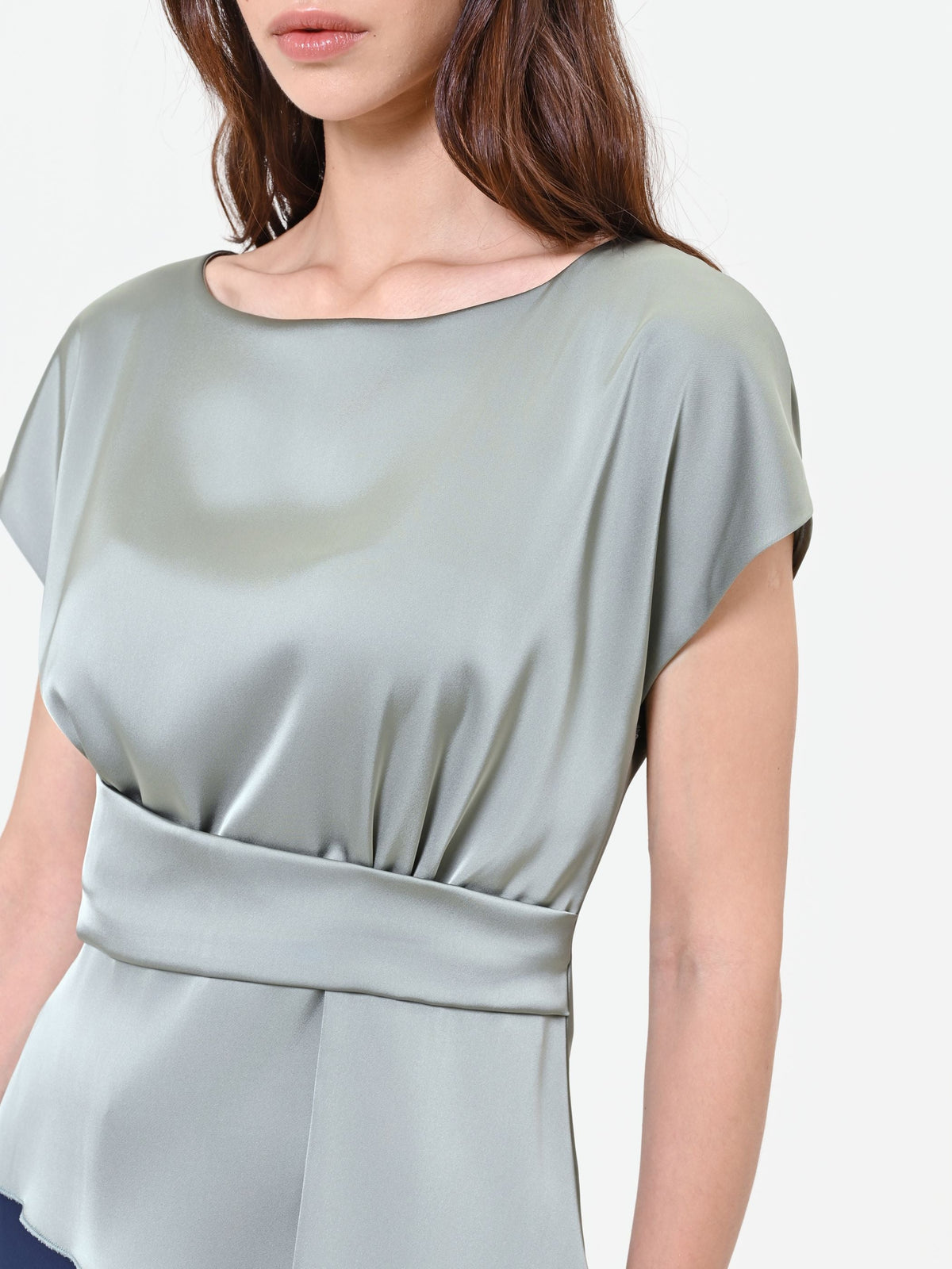 Blusa verde salvia effetto baschina