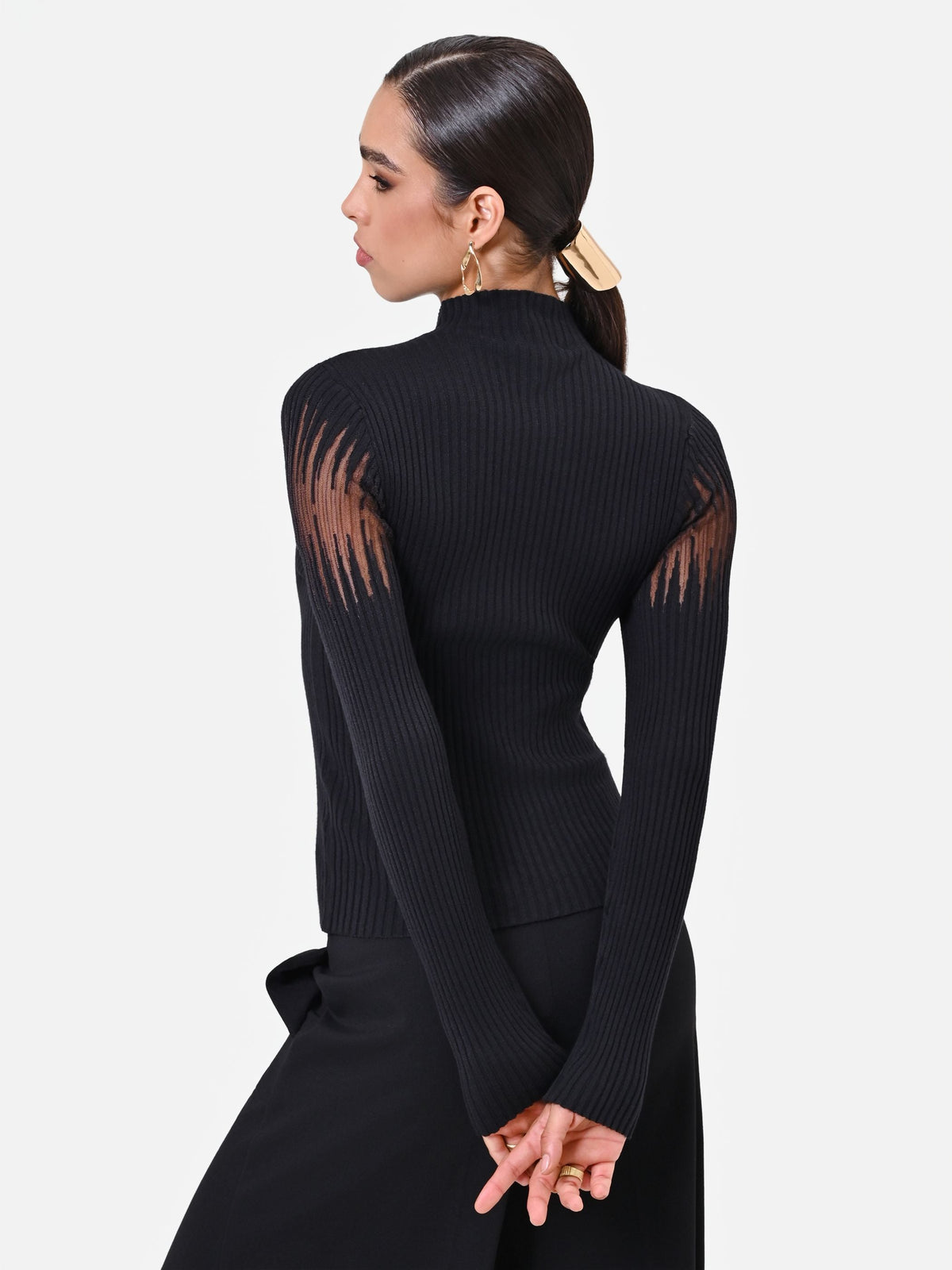 Maglia in viscosa nera con inserto semitrasparente