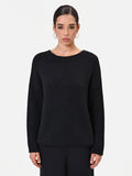 Maglia in lana nera con scollo sfrangiato