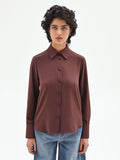 Camicia marrone con bottoncini ricoperti
