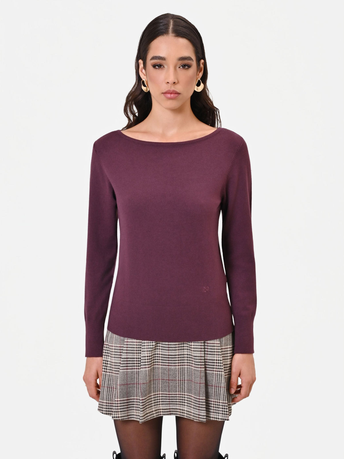 Maglia in viscosa bordeaux con scollo a barchetta