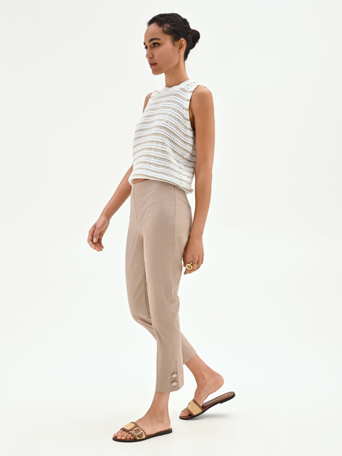 Pantalone cropped tortora beige con spacchi in raso di cotone