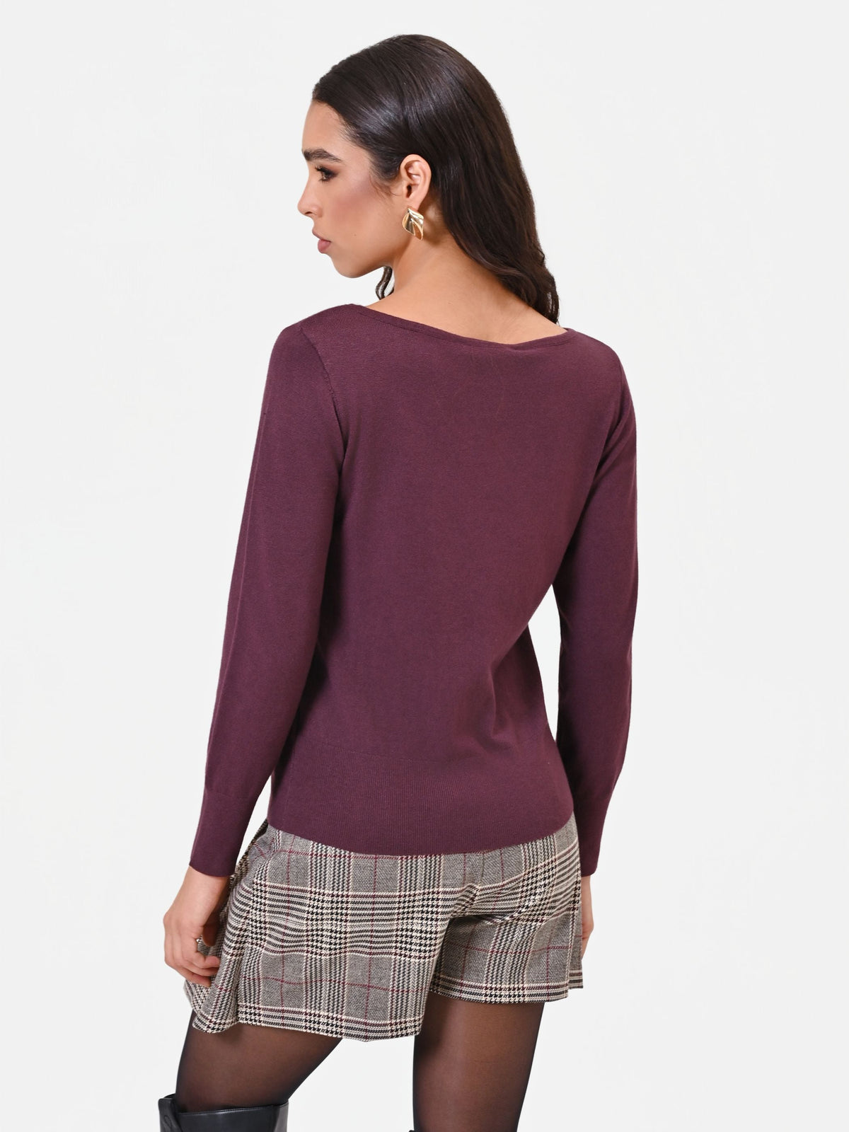 Maglia in viscosa bordeaux con scollo a barchetta