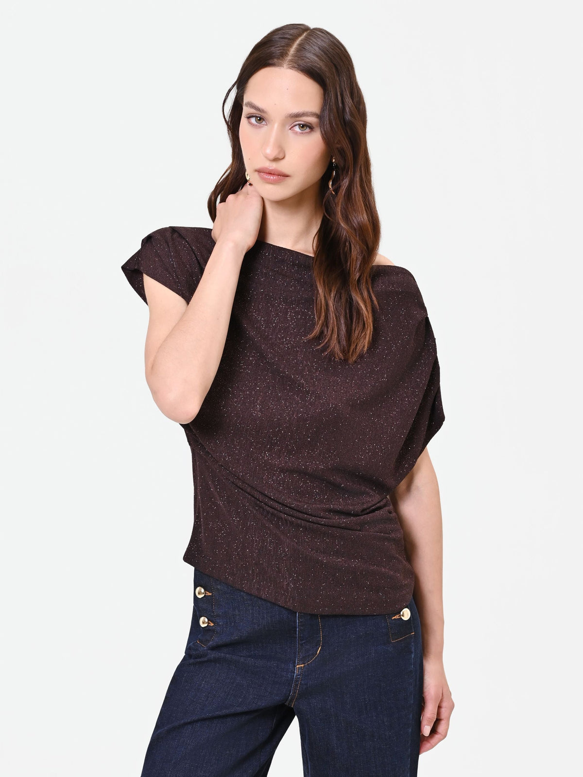 Blusa marrone con drappeggio asimmetrico