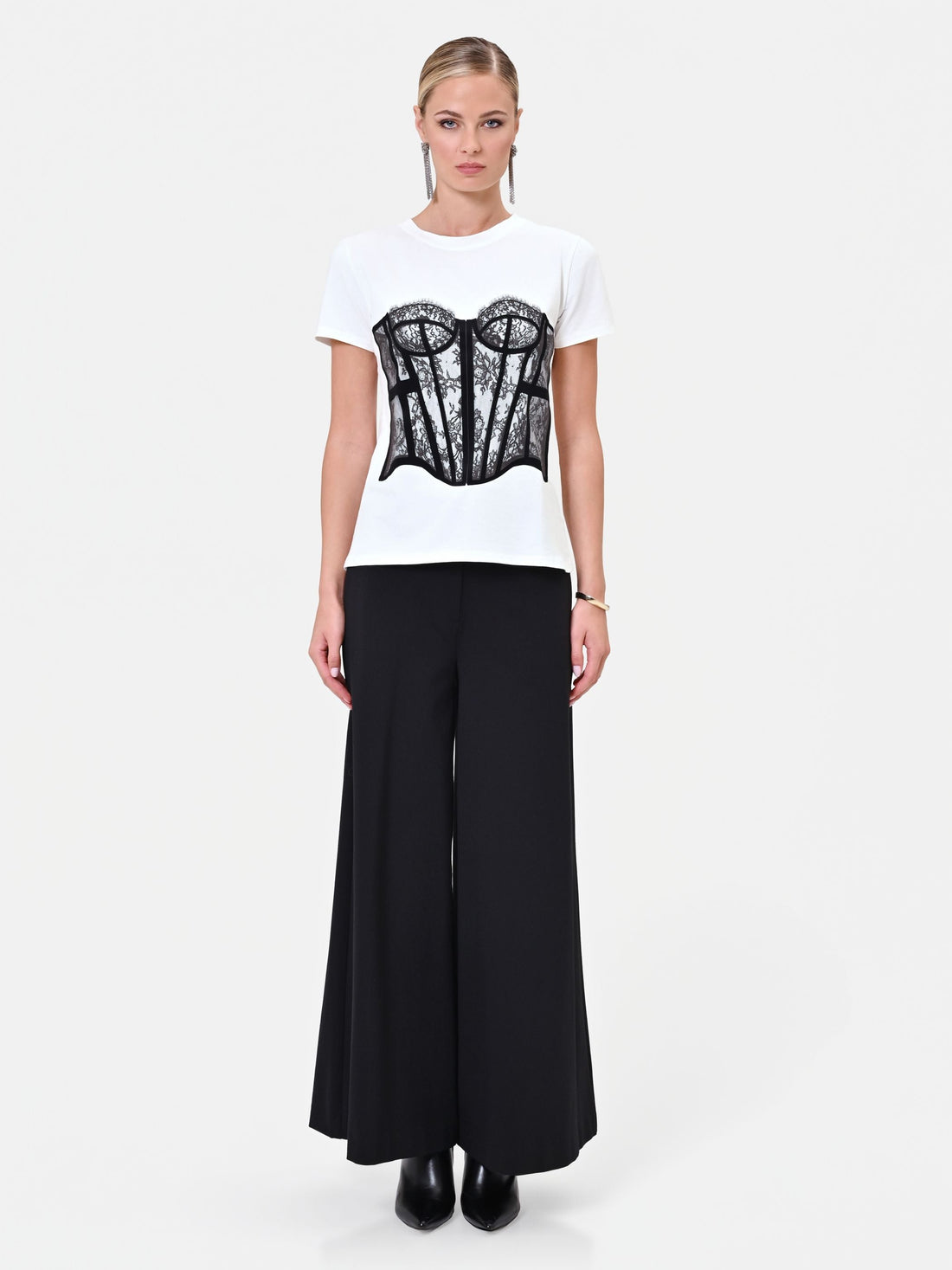 T-shirt panna con stampa bustier a rilievo