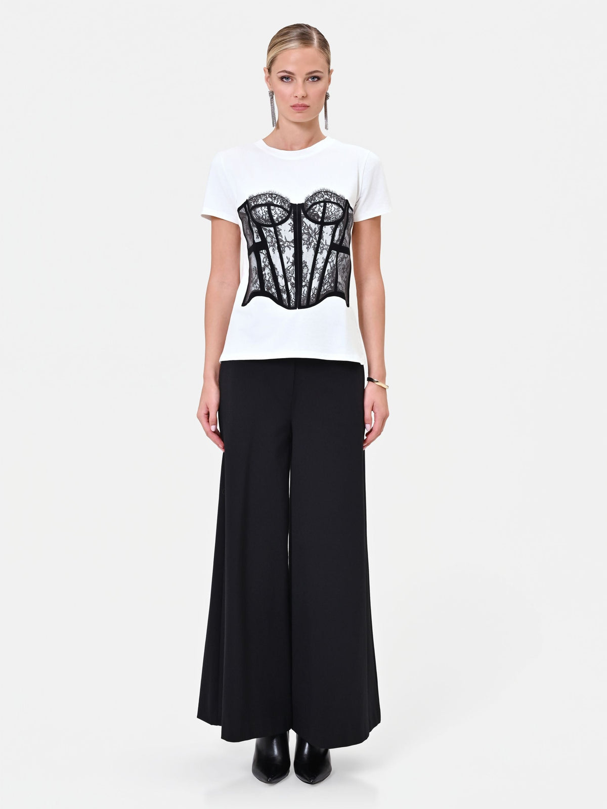 T-shirt panna con stampa bustier a rilievo