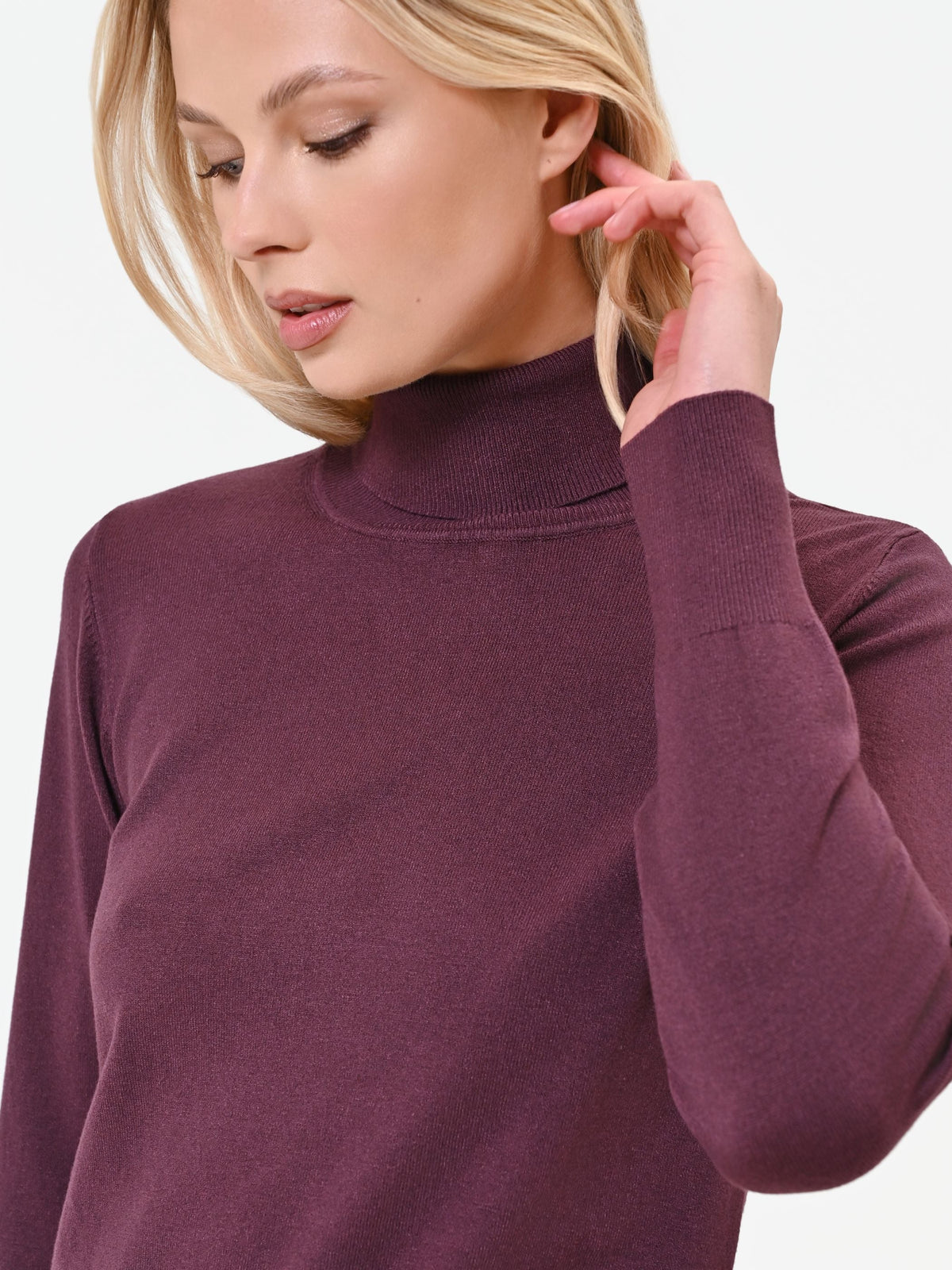 Maglia dolcevita bordeaux in misto viscosa