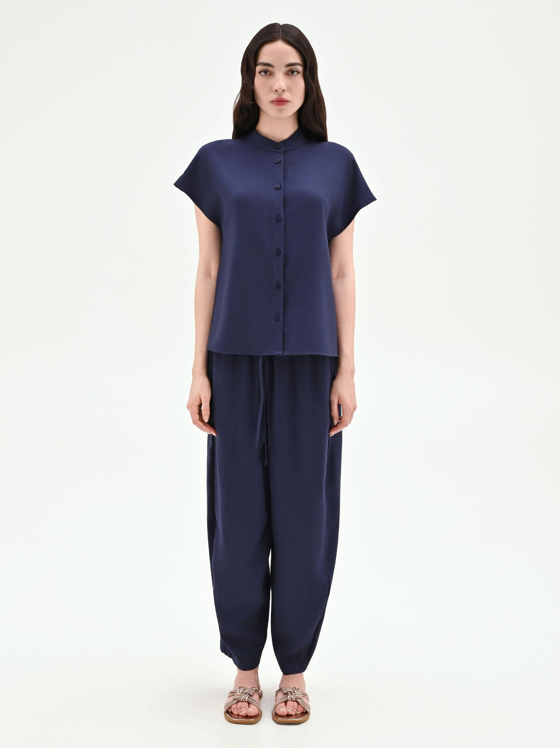 Camicia blu navy con colletto alla coreana
