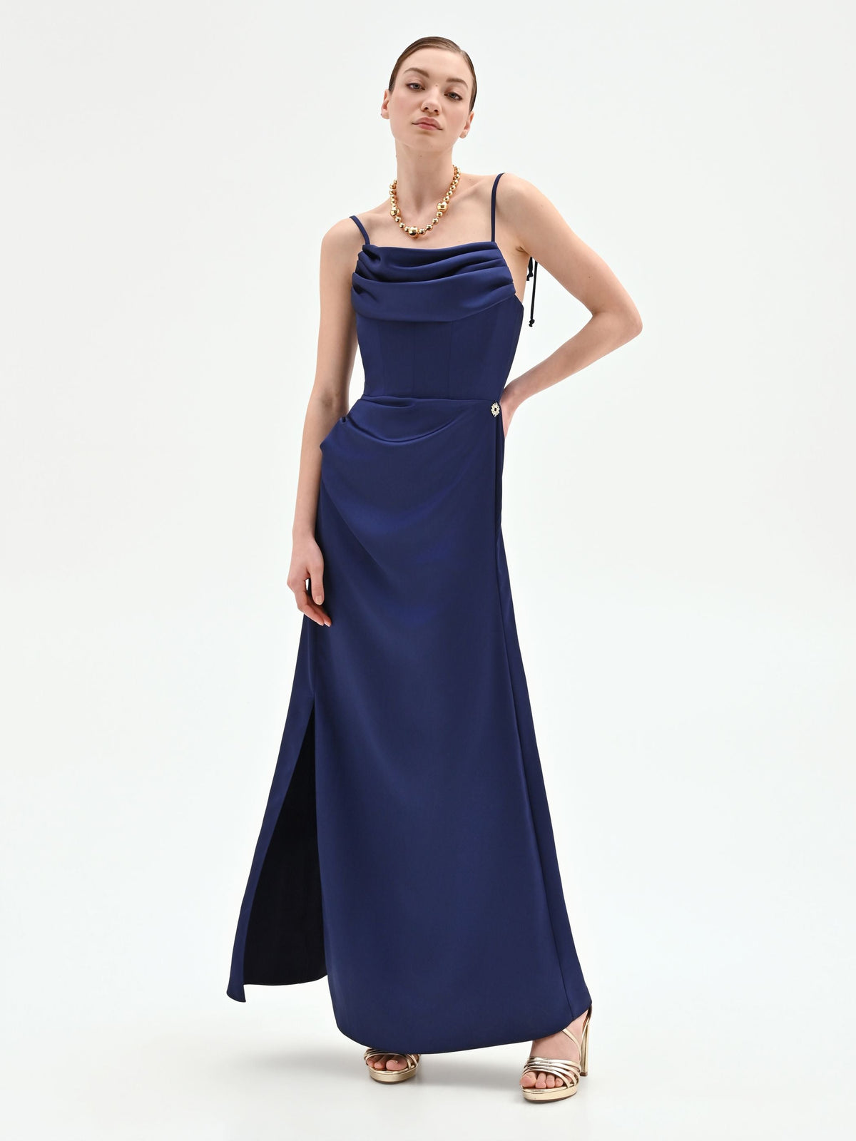 Abito atelier lungo blu indaco con corpetto drappeggiato