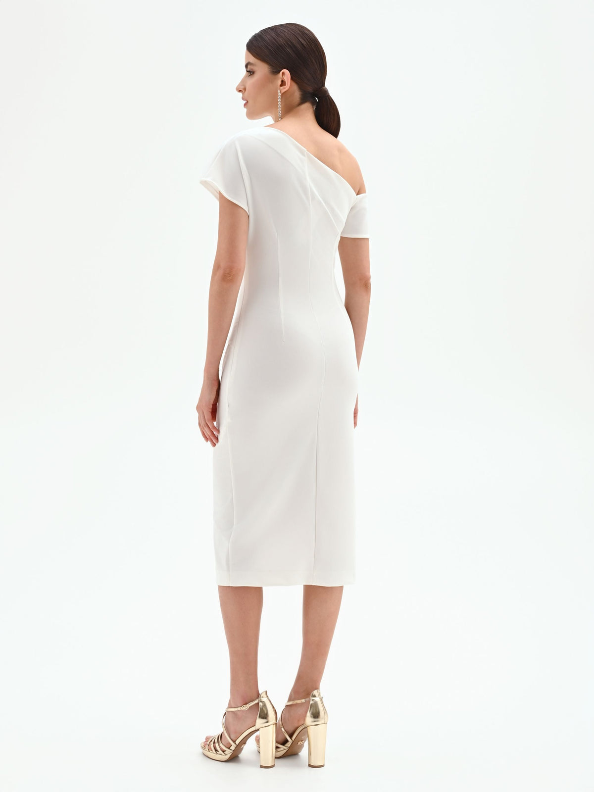 Abito midi bianco monospalla con drappeggi