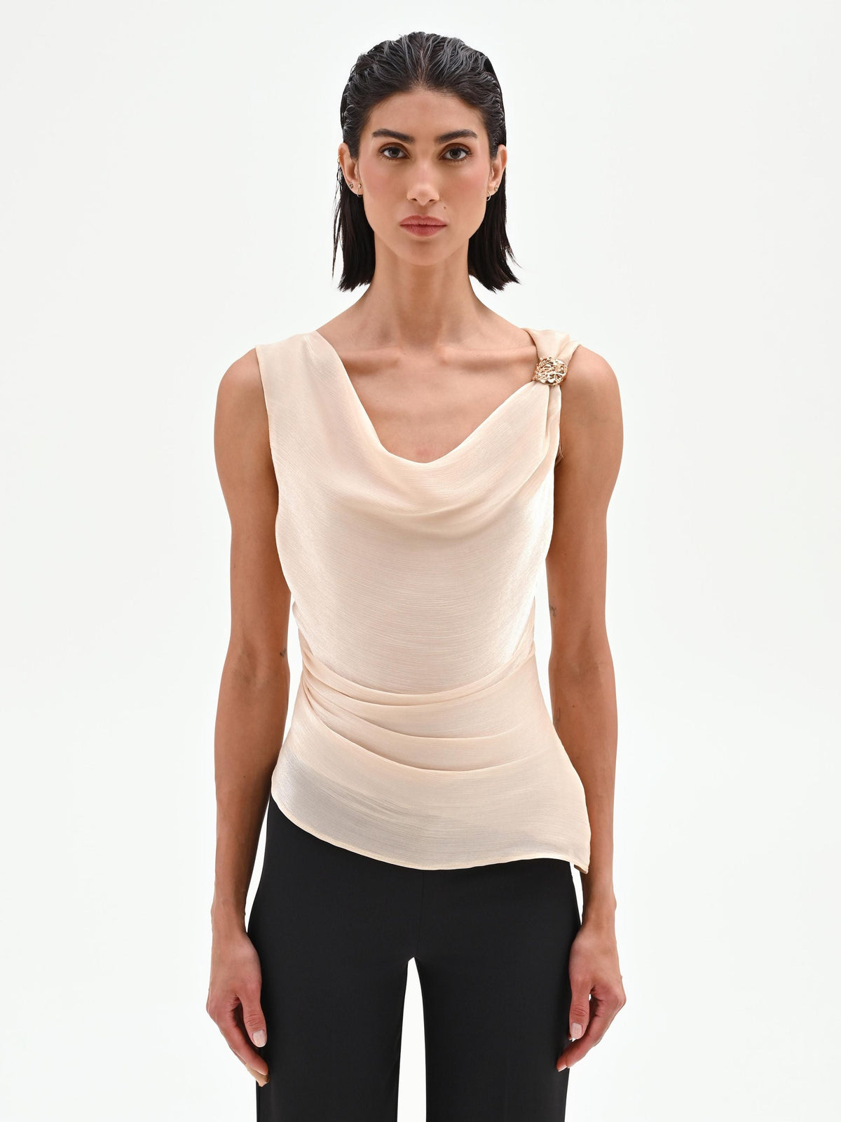 Top beige chiaro drappeggiato in tessuto cangiante