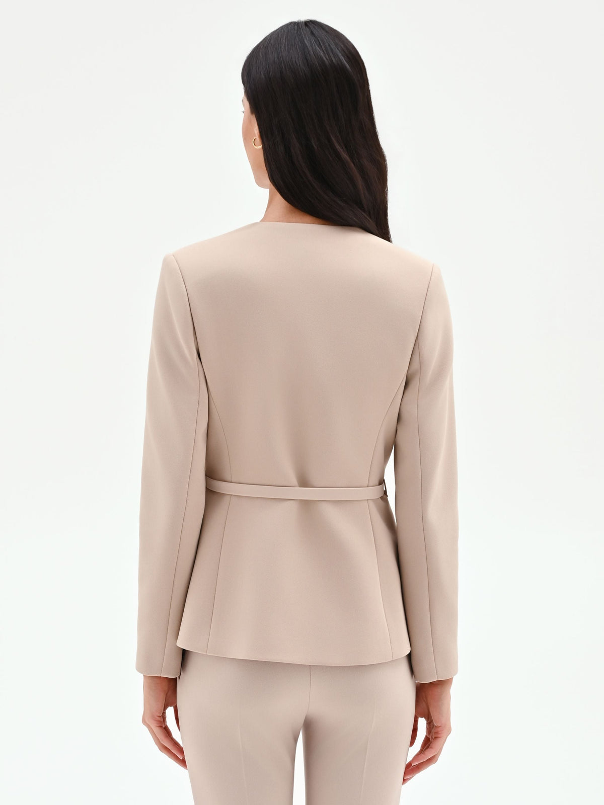Giacca tortora beige con cintura e rever satinati