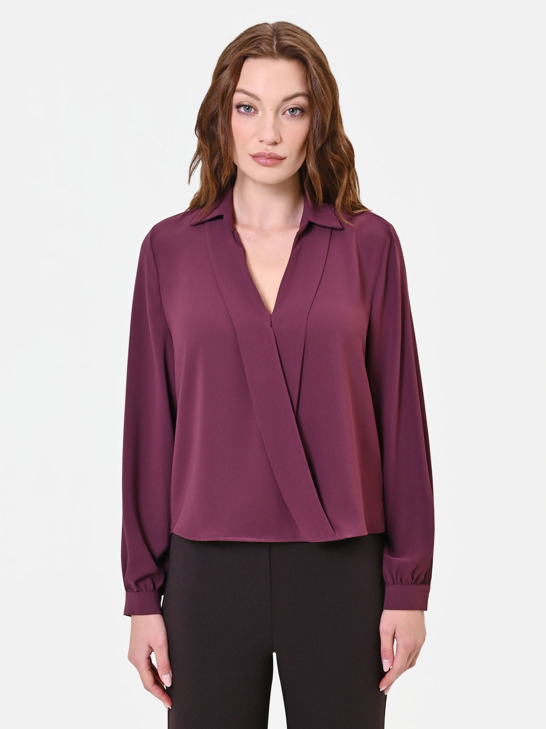 Blusa a camicia bordeaux rosso con cuciture sagomate