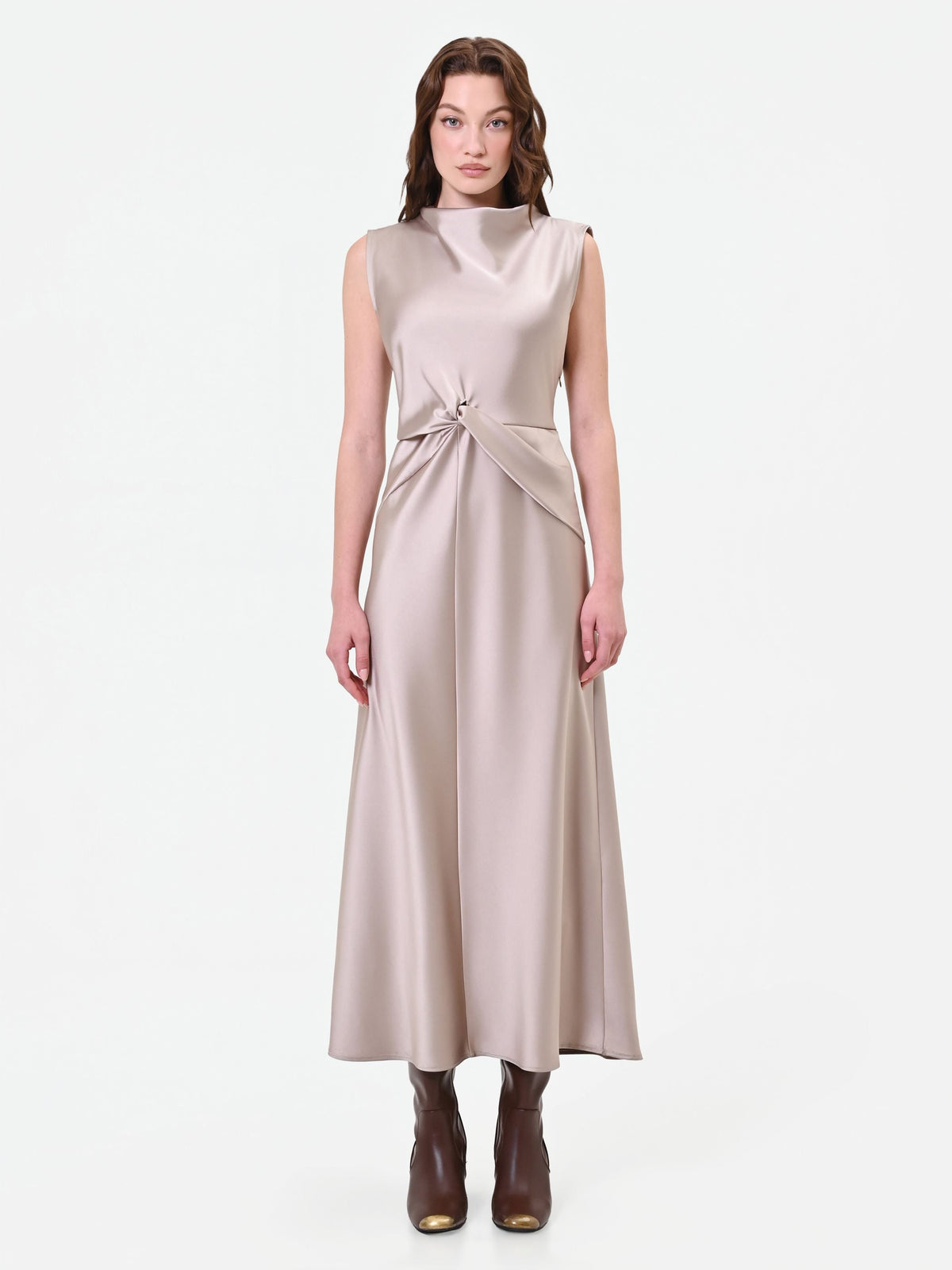 Abito lungo tortora beige con nodo e drappeggio