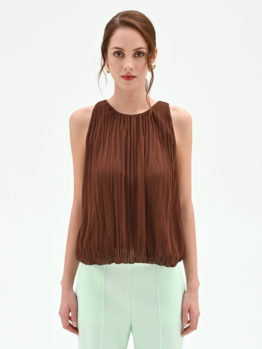 Blusa cioccolato con lavorazione plissé