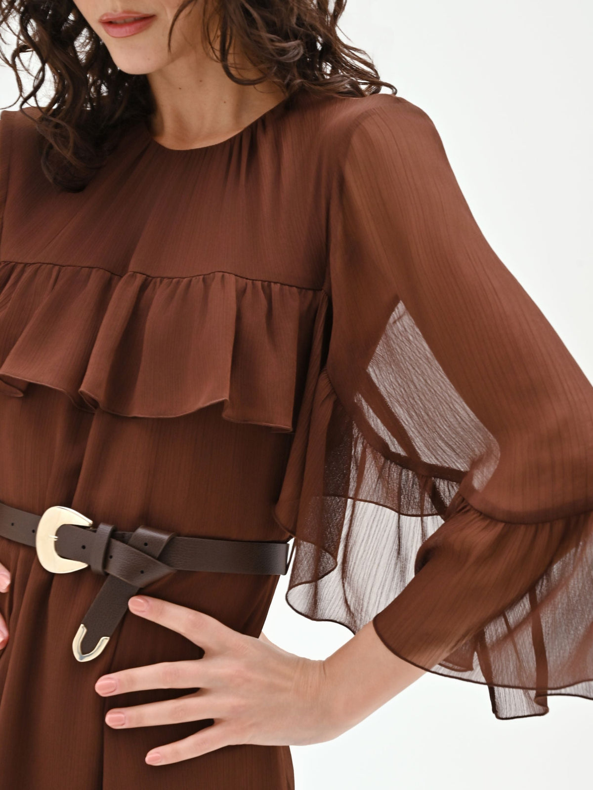 Abito midi cioccolato con mantellina