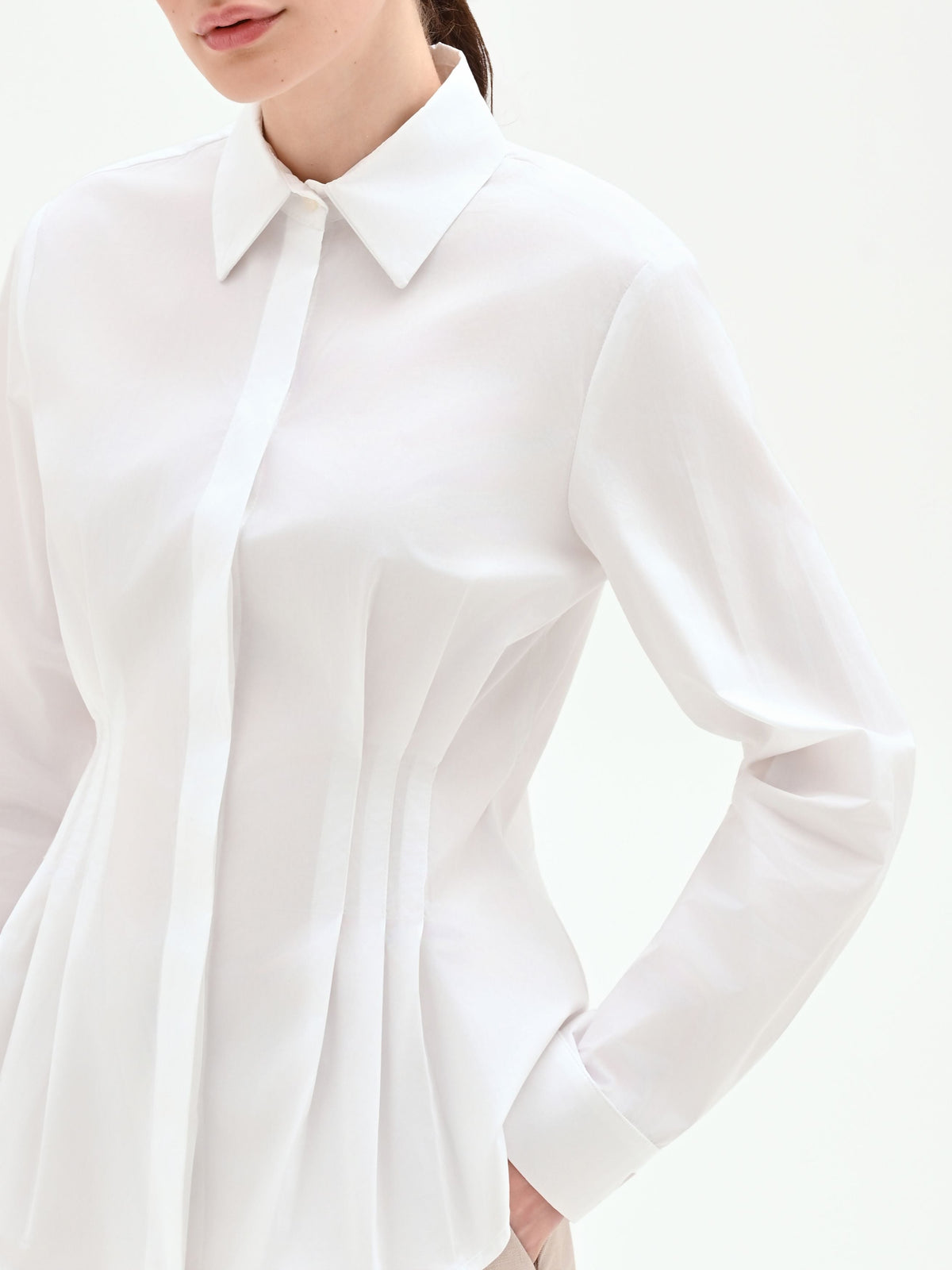 Camicia bianca con baschina