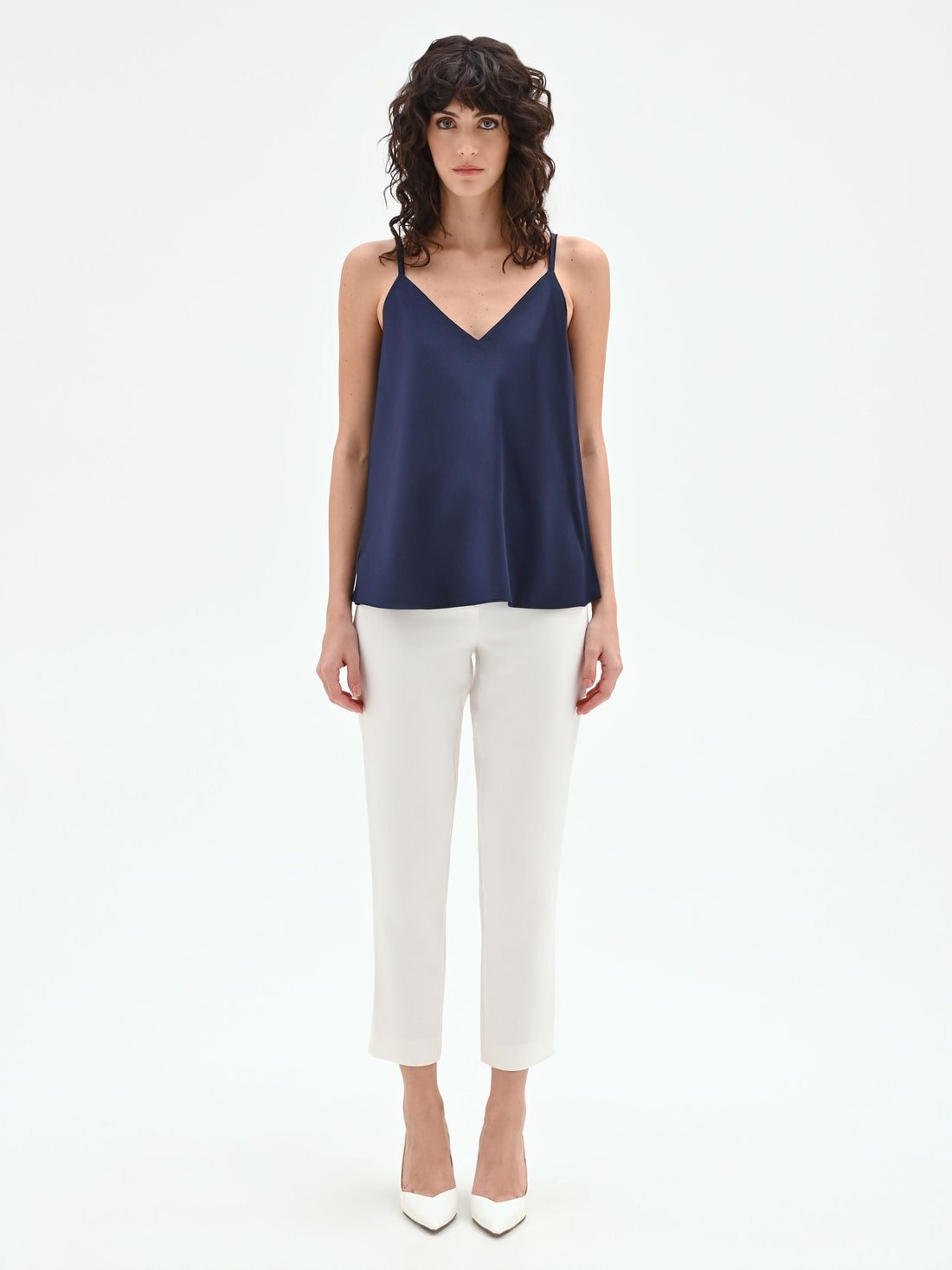 Top in raso blu navy con spalline sottili
