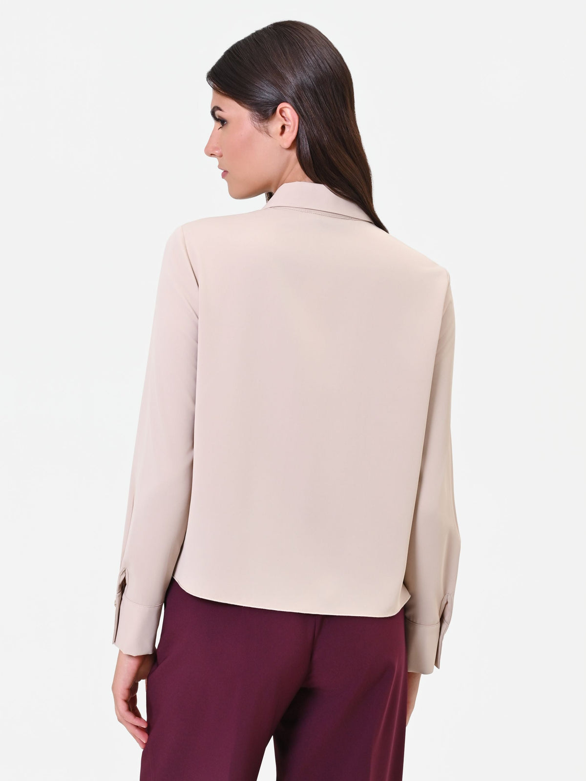 Camicia tortora beige in georgette con pieghe sovrapposte