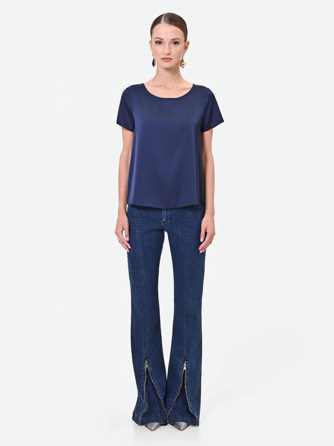 Blusa scivolata in raso blu navy