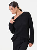 Maglia in lana nera con scollo sfrangiato