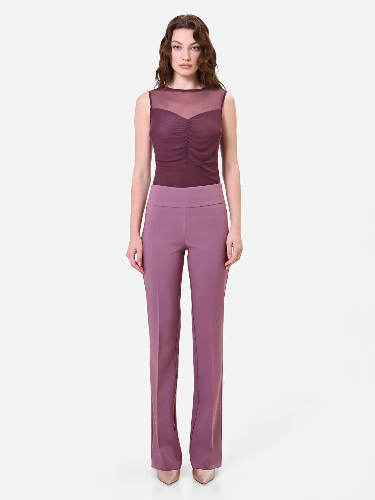Blusa bordeaux con carré in tulle