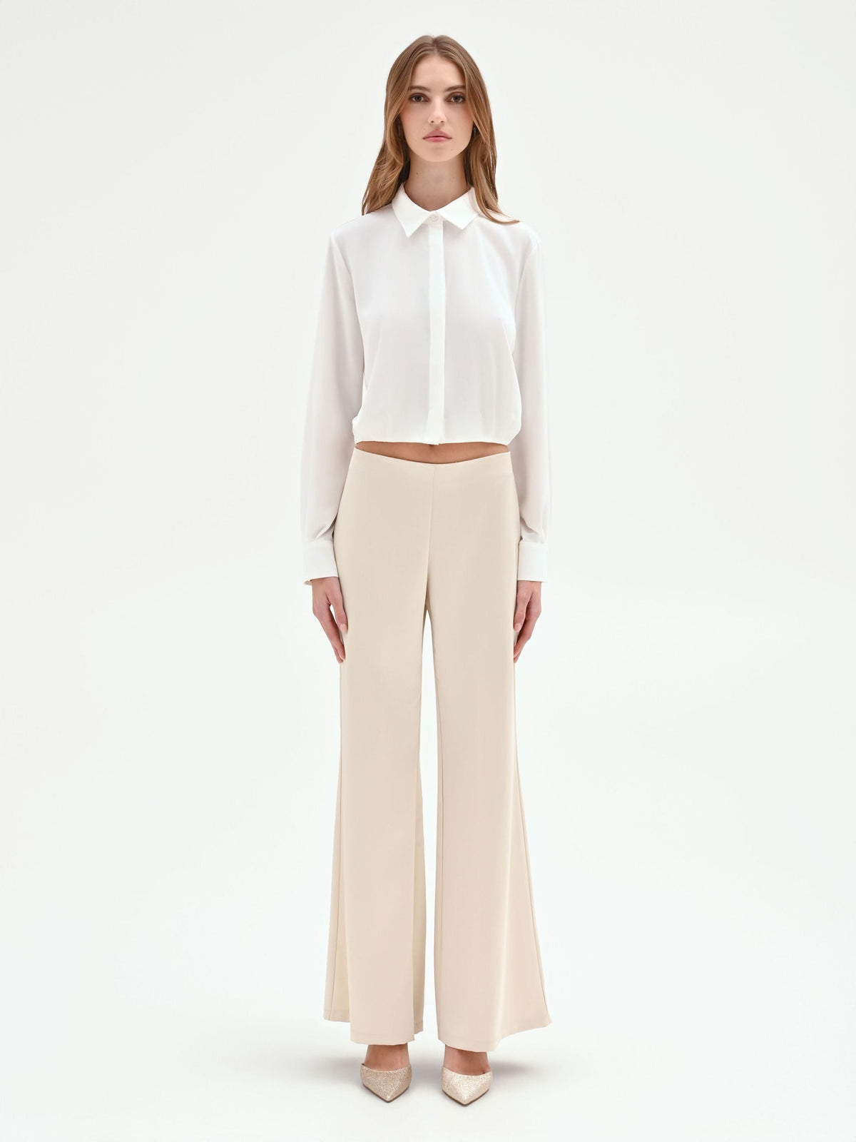 Pantalone a palazzo in raso beige chiaro